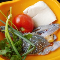 番茄豆腐花蟹汤的做法 图解1 -->
