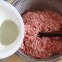 咸蛋黄大肉包的做法 图解6 -->