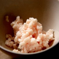 微波炉蒸虾饺的做法 图解2 -->