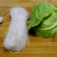小清新~~莲花白拌粉丝的做法 图解1 -->