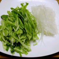 小清新~~莲花白拌粉丝的做法 图解2 -->