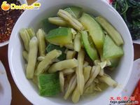 清爽素瓜豆的做法 图解1 -->