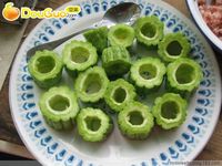夏季吃苦----苦瓜酿肉的做法 图解1 -->