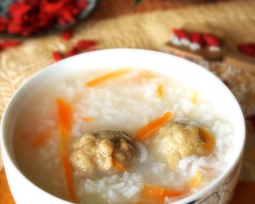 电脑一族拯救双眼的胡萝卜肉丸粥 的做法