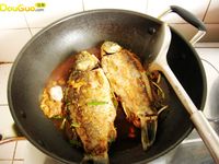 鲫鱼抹锅饼的做法 图解5 -->