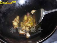 蒜苗炒腊肉的做法 图解3 -->