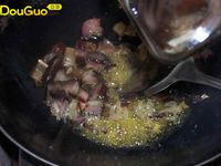 蒜苗炒腊肉的做法 图解5 -->