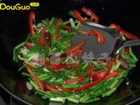 蒜苗炒腊肉的做法 图解6 -->