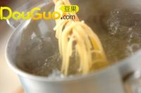日全食牛奶双菇意面的做法 图解2 -->