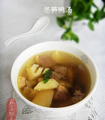 冬笋鸭汤---春季养生重饮食的做法