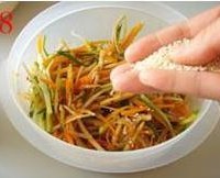 香辣三丝牛蒡的做法 图解6 -->