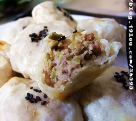 榨菜肉烧饼—户外美食的做法