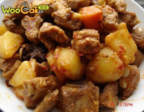 川香土豆排骨烧的做法