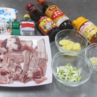 蒜香烤排骨的做法 图解1 -->