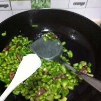 鸡杂炒青豆的做法 图解6 -->
