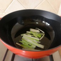 豆果独家:葱姜炒蟹的做法 图解4 -->