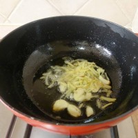 豆果独家:葱姜炒蟹的做法 图解5 -->