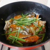 豆果独家:葱姜炒蟹的做法 图解9 -->