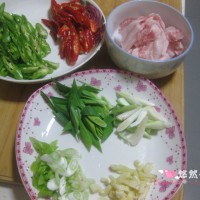 秦椒小炒肉的做法 图解2 -->