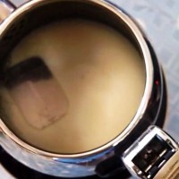 在办公室也可以做的——超简易奶茶的做法 图解1 -->