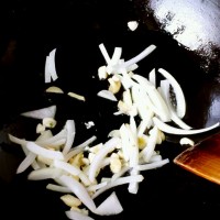 韩式肥牛鲜虾锅的做法 图解3 -->