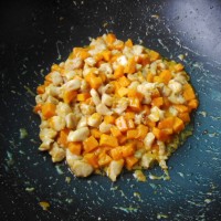 奶香南瓜鸡肉焗饭的做法 图解6 -->