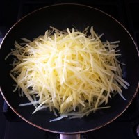 酸辣土豆丝的做法 图解2 -->