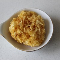 银耳杞子南瓜羹的做法 图解1 -->