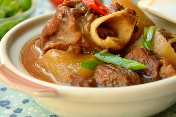 萝卜羊肉煲的做法