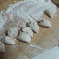 佛手瓜三鲜锅贴 的做法 图解6 -->