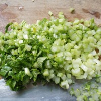 鲜虾芹菜大馄饨 的做法 图解5 -->