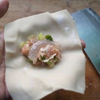 鲜虾芹菜大馄饨 的做法 图解8 -->