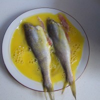 小黄鱼豆腐汤的做法 图解5 -->