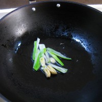 小黄鱼豆腐汤的做法 图解8 -->