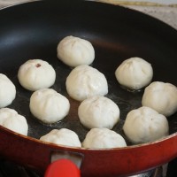 生煎包子的做法 图解10 -->