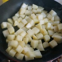 咖喱肉末土豆的做法 图解3 -->
