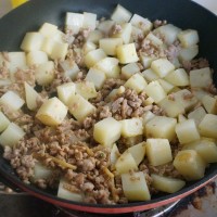 咖喱肉末土豆的做法 图解4 -->