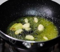 三汁焖锅的做法 图解4 -->