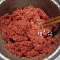黑椒牛肉脆皮肠的做法 图解1 -->