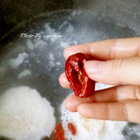 酒酿荷包蛋的做法 图解6 -->