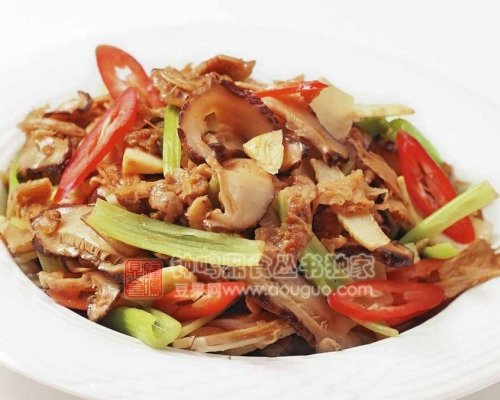 三冬炒肉片的做法