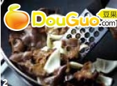 丝瓜洋葱云耳炒肉片的做法 图解4 -->