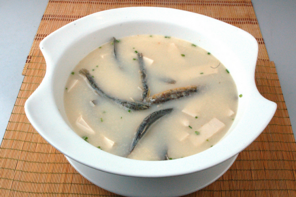 泥鳅炖豆腐的做法