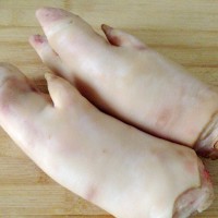 滋补蹄花汤的做法 图解2 -->