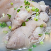 滋补蹄花汤的做法 图解5 -->