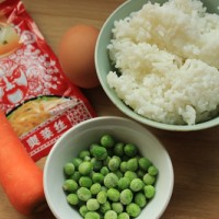 首发榨菜青豆蛋炒饭--乌江榨菜的做法 图解1 -->
