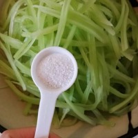 低热量减肥菜爽口莴笋丝的做法 图解4 -->