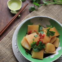 胡萝卜肉皮冻(豆浆机版)——懒办法巧做美颜菜的做法 图解1 -->