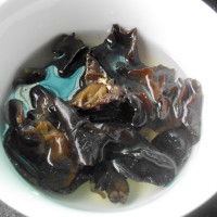 黑枣酒蒸鸡的做法 图解1 -->