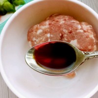 榨菜肉末粉丝煲–乌江榨菜的做法 图解2 -->